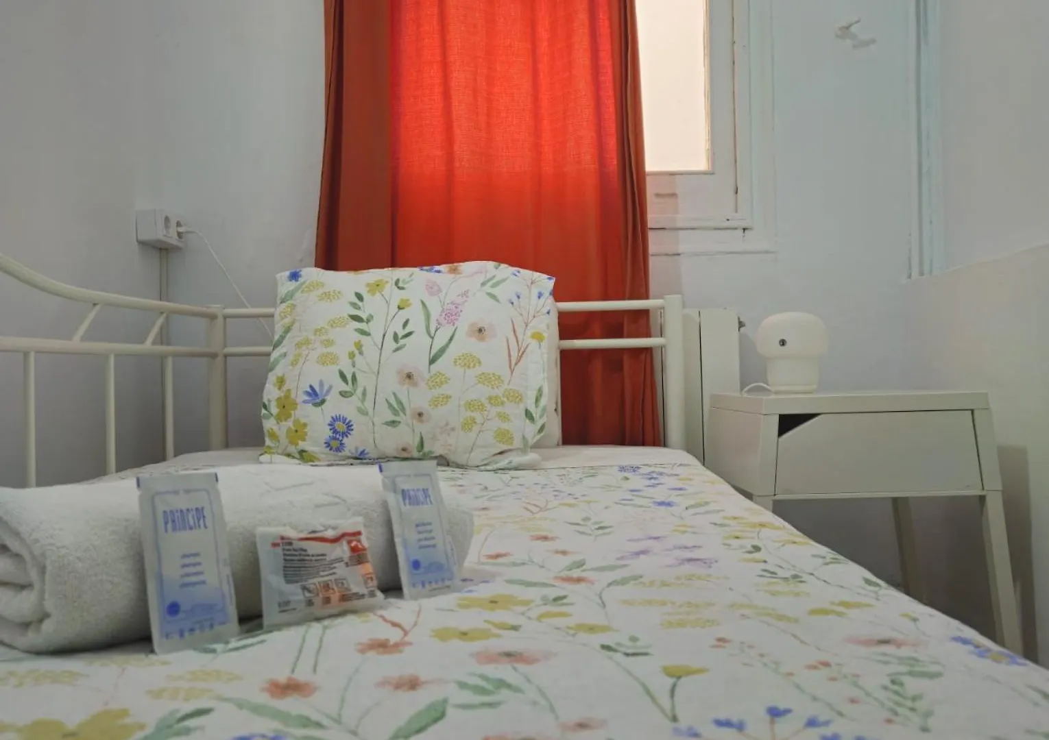 Pensión Youth Hostel - Central And Basic Drassanes Barcelona