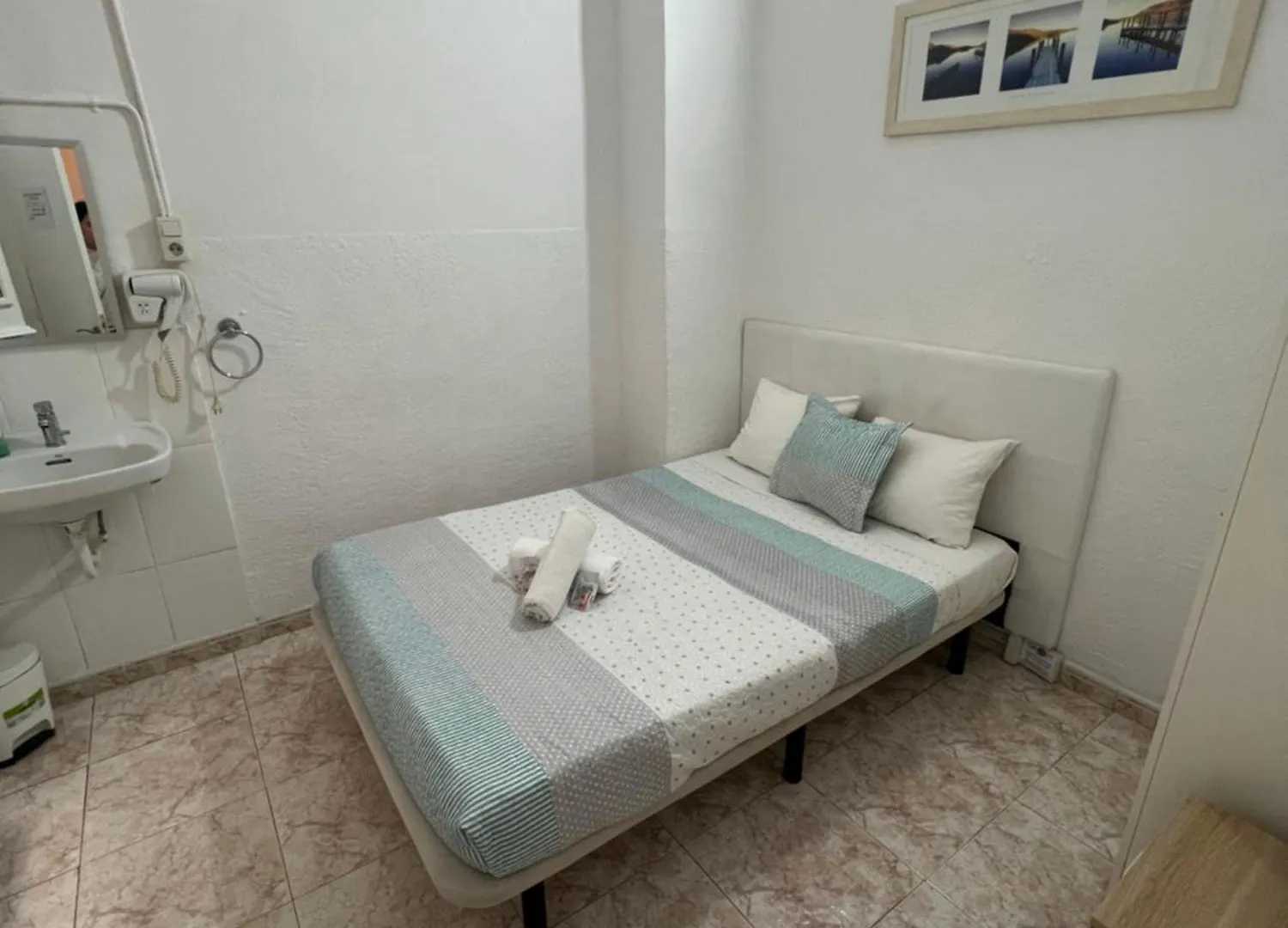 Youth Hostel - Central And Basic Drassanes バルセロナ 2*,