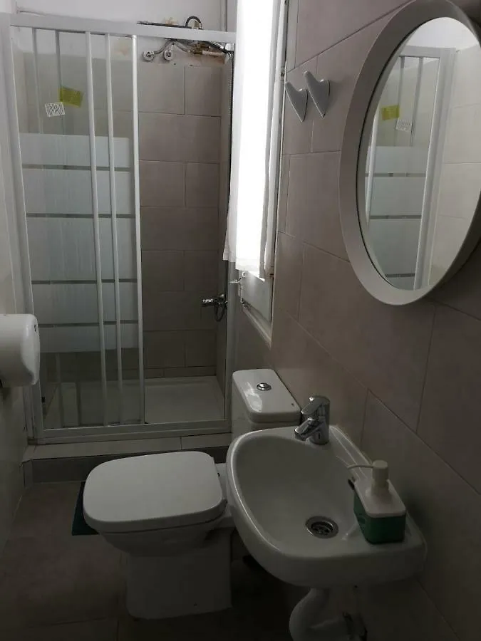 Guest house Youth Hostel - Central And Basic Drassanes Barcelona