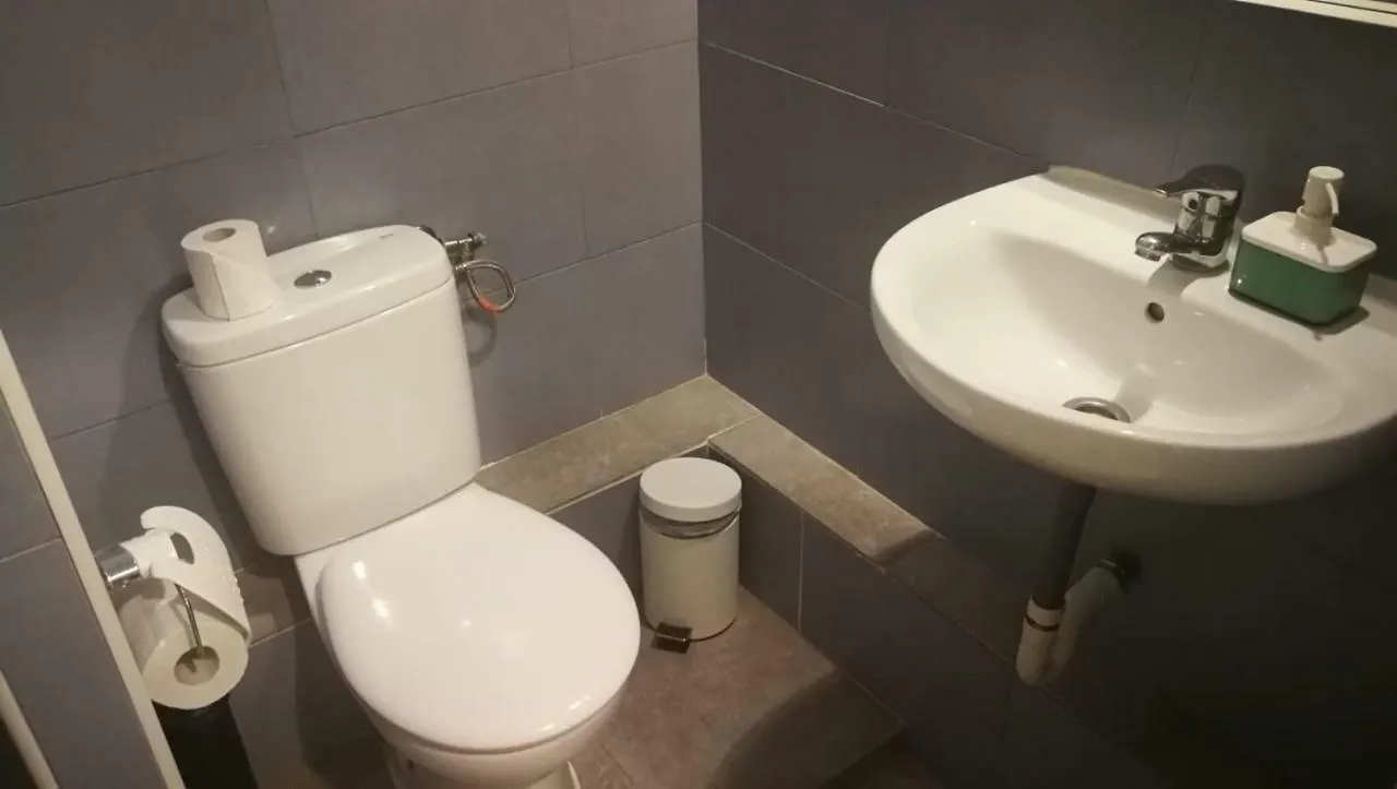 Youth Hostel - Central And Basic Drassanes Barcelona